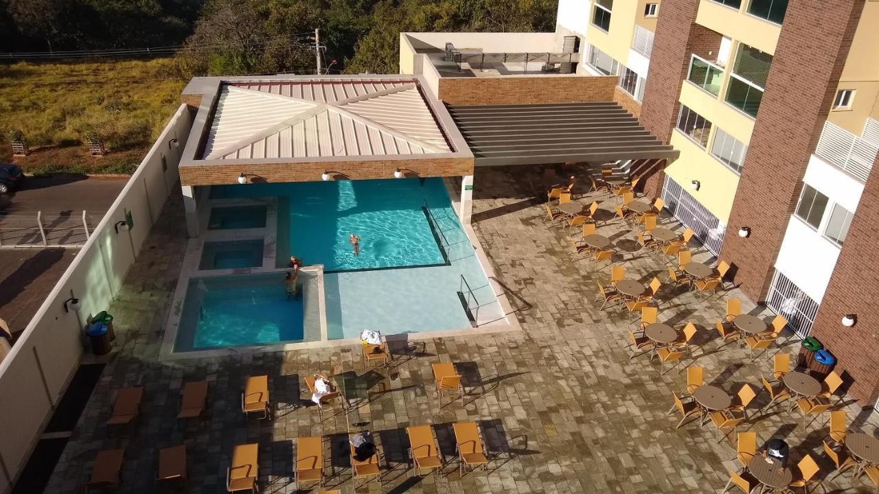 Piazza Com Acesso Ao Clube Diroma Aparthotel Caldas Novas Bagian luar foto
