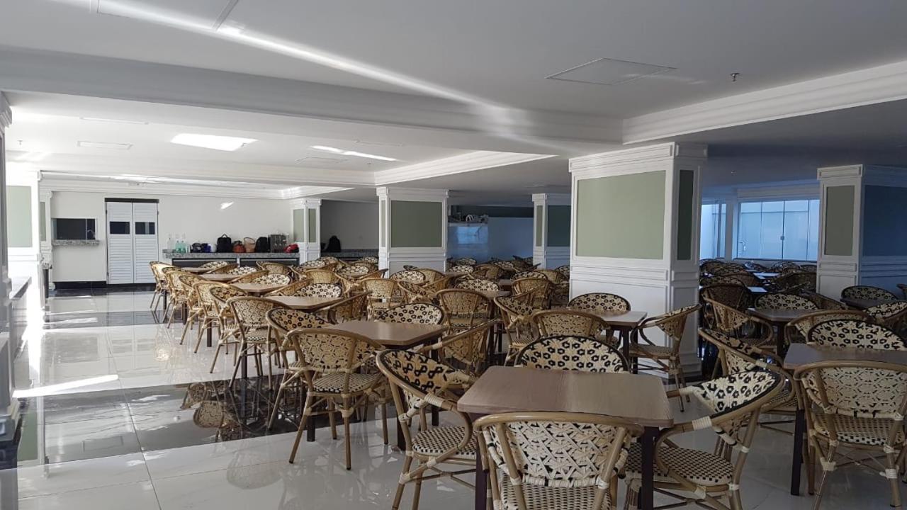 Piazza Com Acesso Ao Clube Diroma Aparthotel Caldas Novas Bagian luar foto